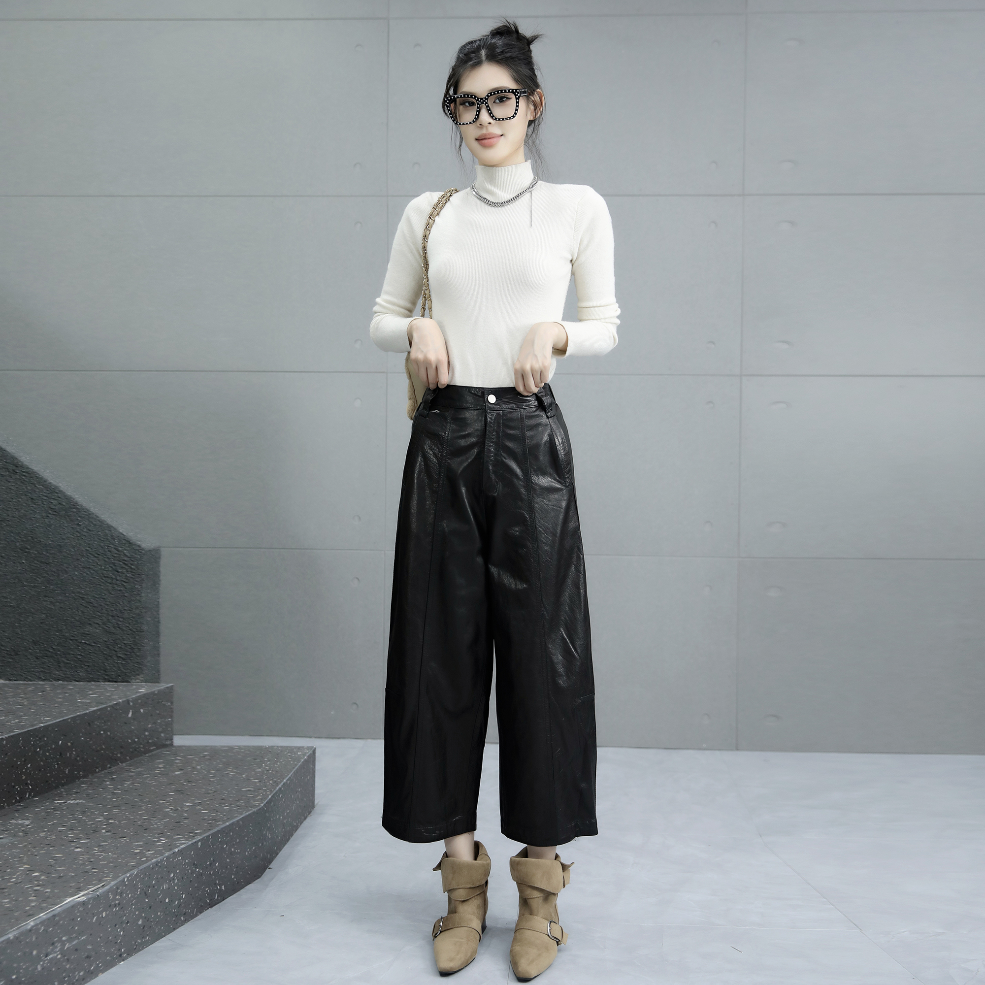 黑色皮裤女2025年秋季新款油蜡皮阔腿裤显瘦直筒裤真皮休闲九分裤