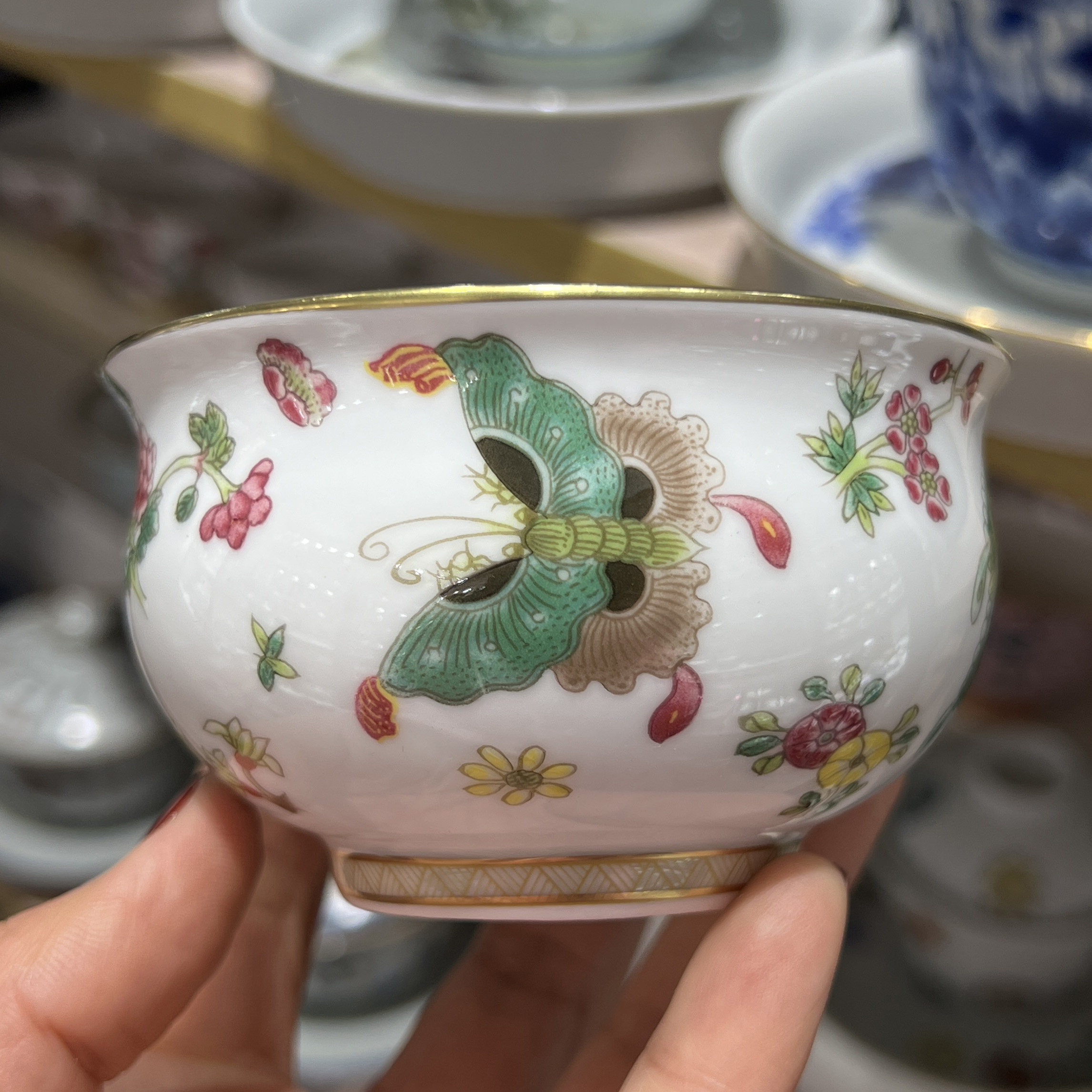 景德镇粉彩花卉蝴蝶纹主人杯单杯新彩蝶恋花陶瓷茶杯描金品茗杯子