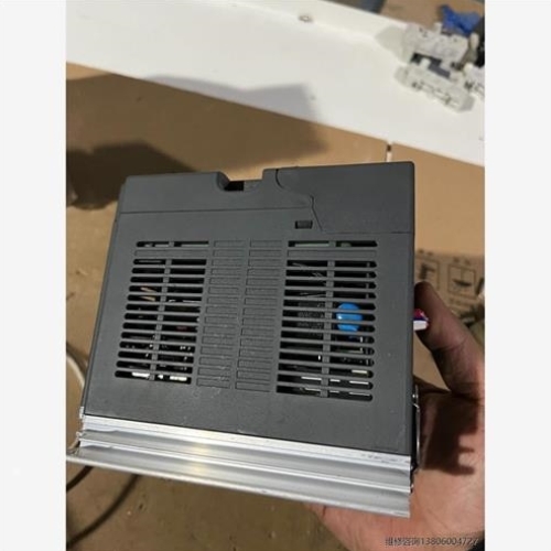 【议价】议价变频器M100R7G1。口罩机件。实物拍摄。功能正常。现