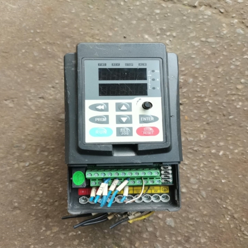 【议价】拍前询价金田2.2KW变频器JT330S2KB0022G3