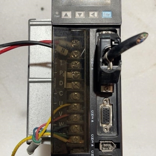 1.0kw 韦德伺服驱动器WD20B2100A一台 议价