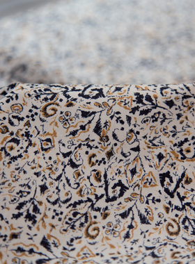 日本HOKKOH80支lawn精梳印花高密服装包包连衣裙衬衣面料黑米碎花