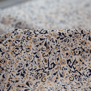 日本HOKKOH80支lawn精梳印花高密服装包包连衣裙衬衣面料黑米碎花