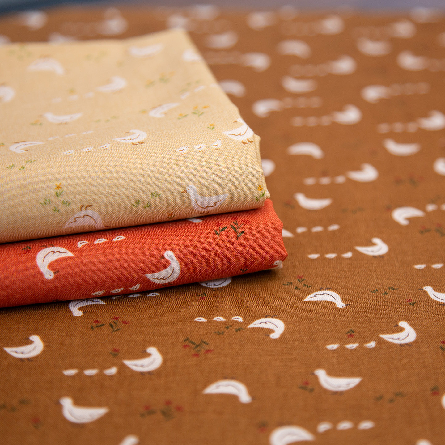 日本进口30s纯棉可爱小鸭子面料儿童服装床品手工diy包包家居布料,居家布艺,海绵垫/布料/面料/手工diy,淘宝优惠券,粉丝福利购,淘宝优惠卷