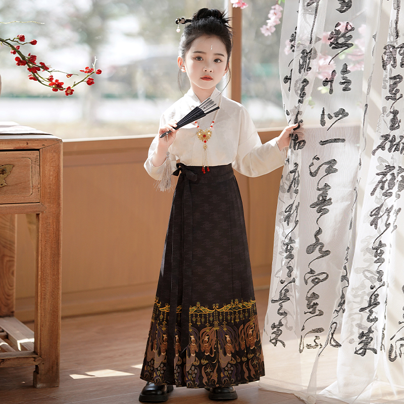 童锣湾儿童明制汉服马面裙套装春