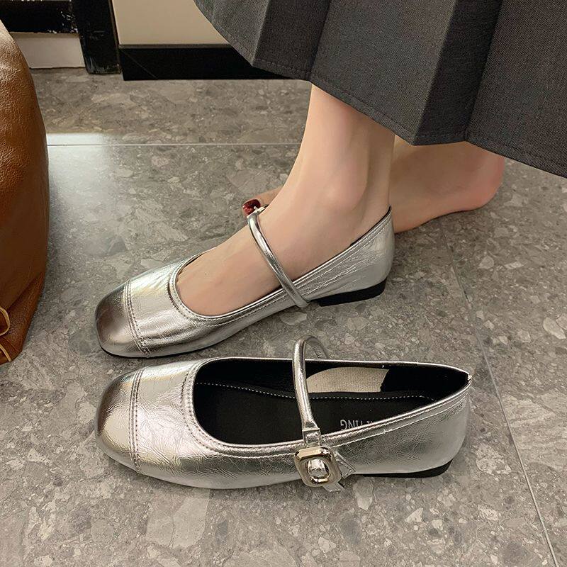 法式配裙子玛丽珍鞋单鞋女2026春秋新款韩版平底豆豆鞋银色小皮鞋