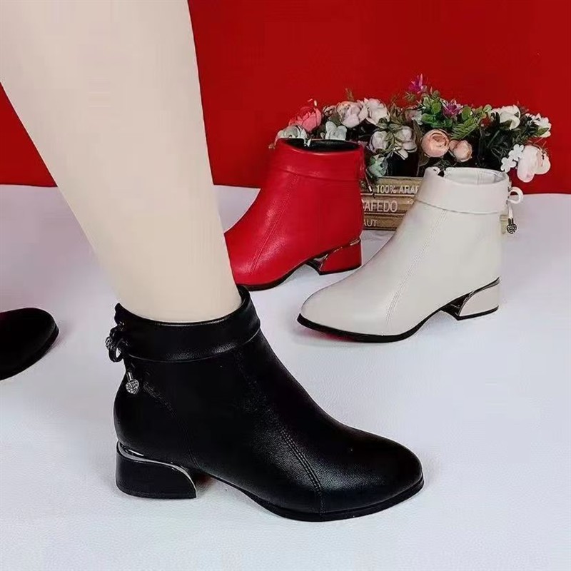 软短靴女洋气春秋款女鞋百搭修身韩版软底高帮大码时尚女短靴