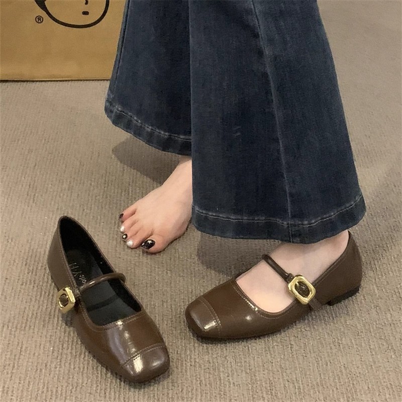 复古方头单鞋女2026春夏新款一字扣带豆豆仙女风软皮平底鞋奶奶鞋