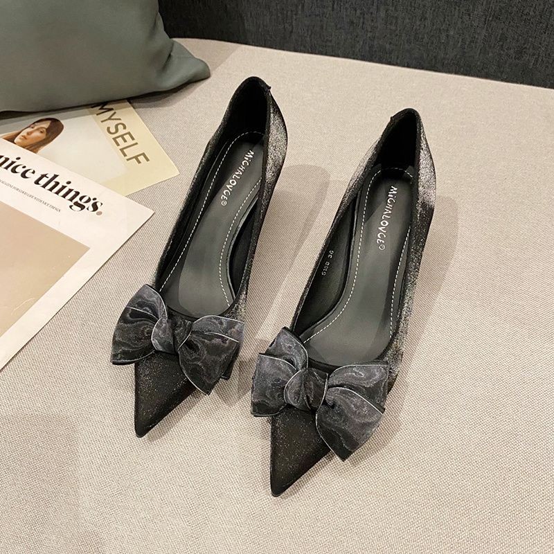 中式红色结婚鞋秀禾婚纱单鞋法式蝴蝶结绸缎低跟不累脚新娘鞋孕妇