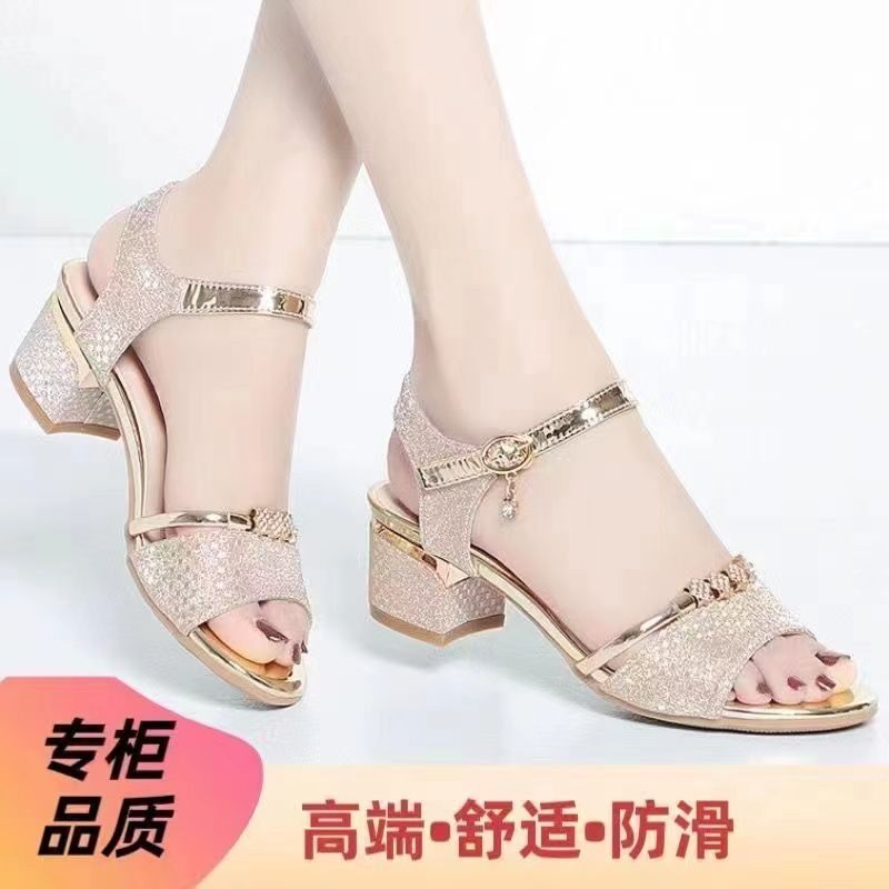 真软皮女士凉鞋2026年夏季新款显高中跟粗跟软底中年防滑妈妈凉鞋