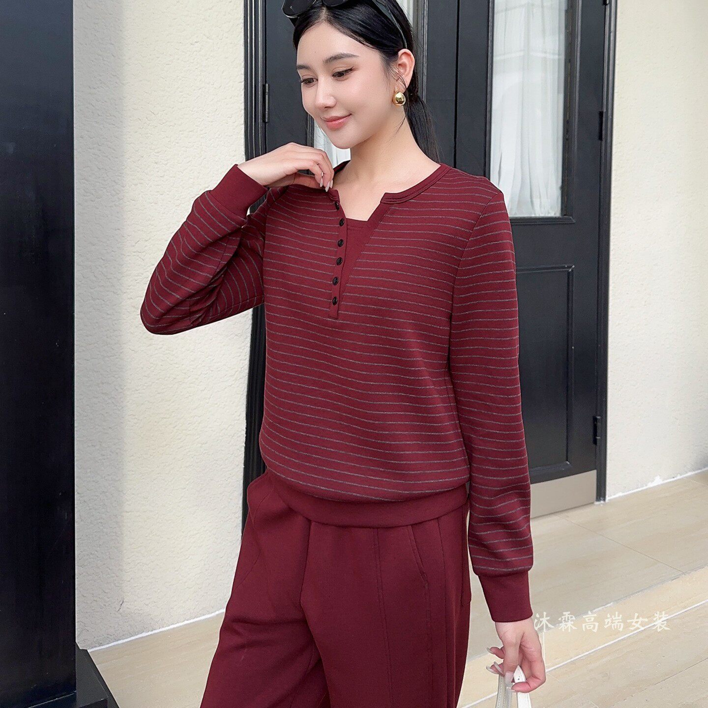 阳龙2025秋冬新款大码时尚显瘦宽松气质女上衣打底t恤衫B25-5502