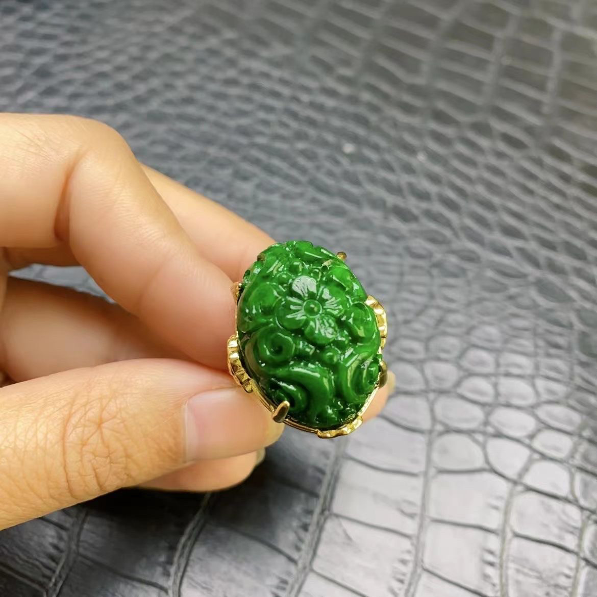 干青戒指老坑干青铁龙生辣绿飘花指环男女款玉扳指活口