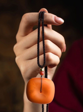 天然磨砂老蜜蜡平安扣吊坠毛衣链原石原皮琥珀随形无事牌男女挂件