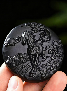 黑翳珀吊坠项链2026马到成功新款爆款轻奢小众设计感高级锁骨链