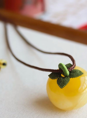 原创设计事事如意俄料蜜蜡鸡油黄白花小柿时尚百搭优雅民族风项链
