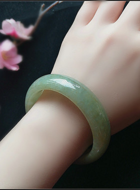 天然缅甸A货黄绿色内径翡翠手镯