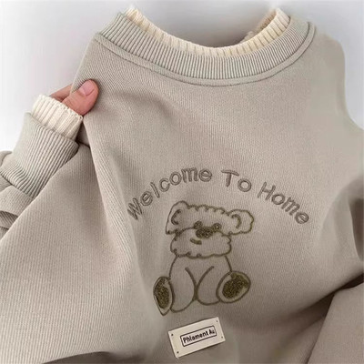 小熊刺绣图案假两件圆领卫衣女