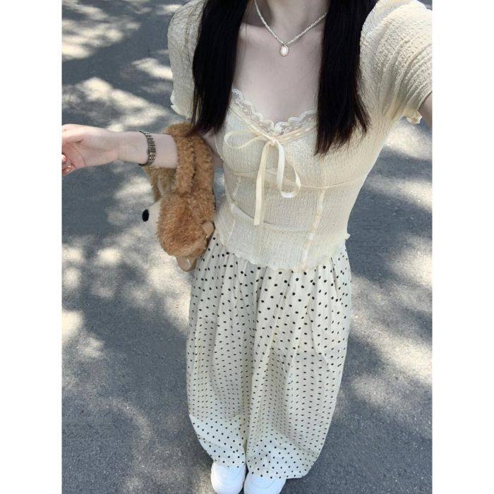 杏色v领蕾丝鱼骨短款T恤女夏季2026纯欲温柔风泡泡袖修身短袖上衣,女装/女士精品,T恤,淘宝优惠券,粉丝福利购,淘宝优惠卷