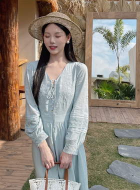 MOBAI默白【雾海谣】法式刺绣亚麻V领连衣裙女复古收腰气质长裙春