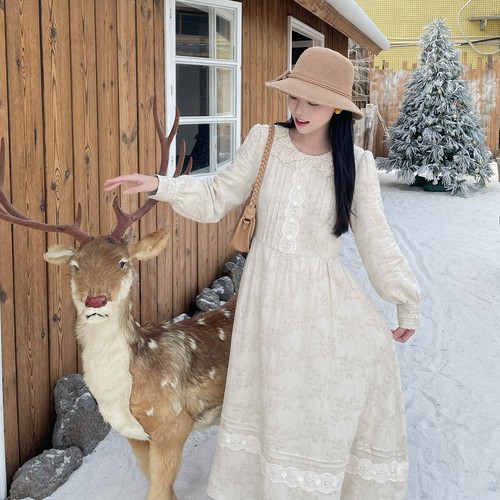 MOBAI默白复古花边领加绒连衣裙