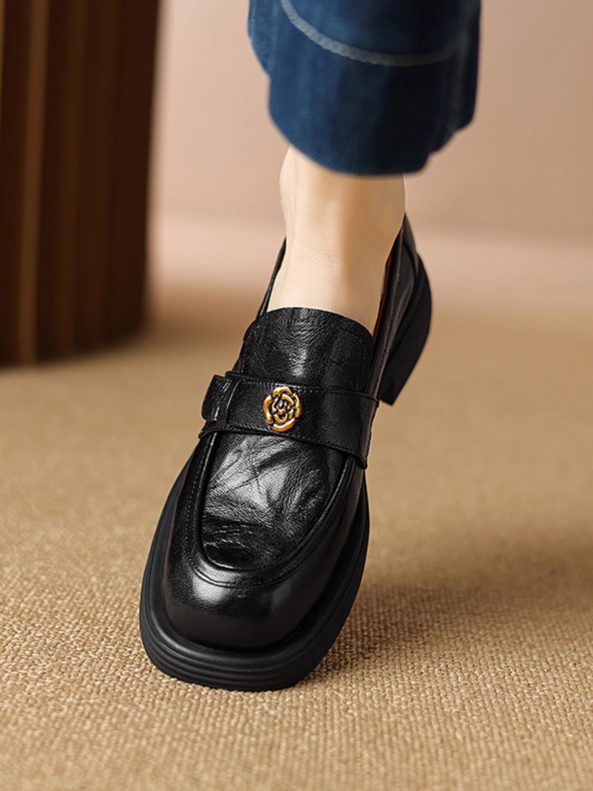 狸小然羊皮山茶花软底乐福鞋女2025年春新款平跟单鞋一脚蹬小皮鞋