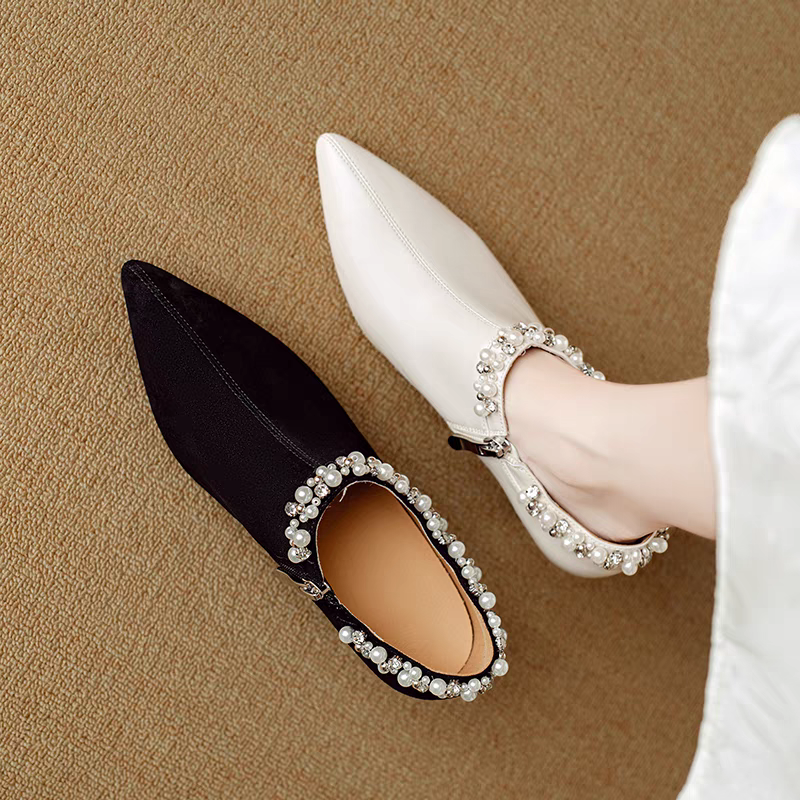 尖头马丁靴女英伦风细跟短筒靴子