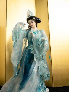 原创汉服雀灵蓝孔雀重工战国袍魏晋制交领齐腰大袖衫超仙渐变刺绣