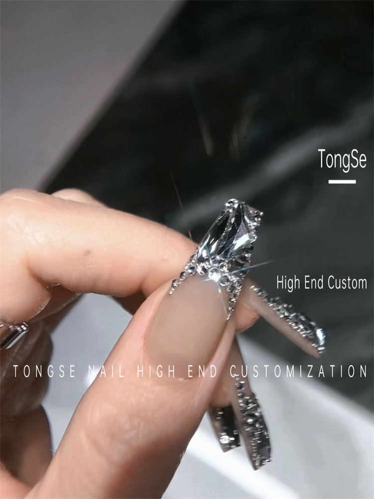 全华法式白色穿戴甲2024春指甲贴片高级感美甲成品穿戴式贴片孕妇,彩妆/香水/美妆工具,穿戴甲/甲片,淘宝优惠券,粉丝福利购,淘宝优惠卷