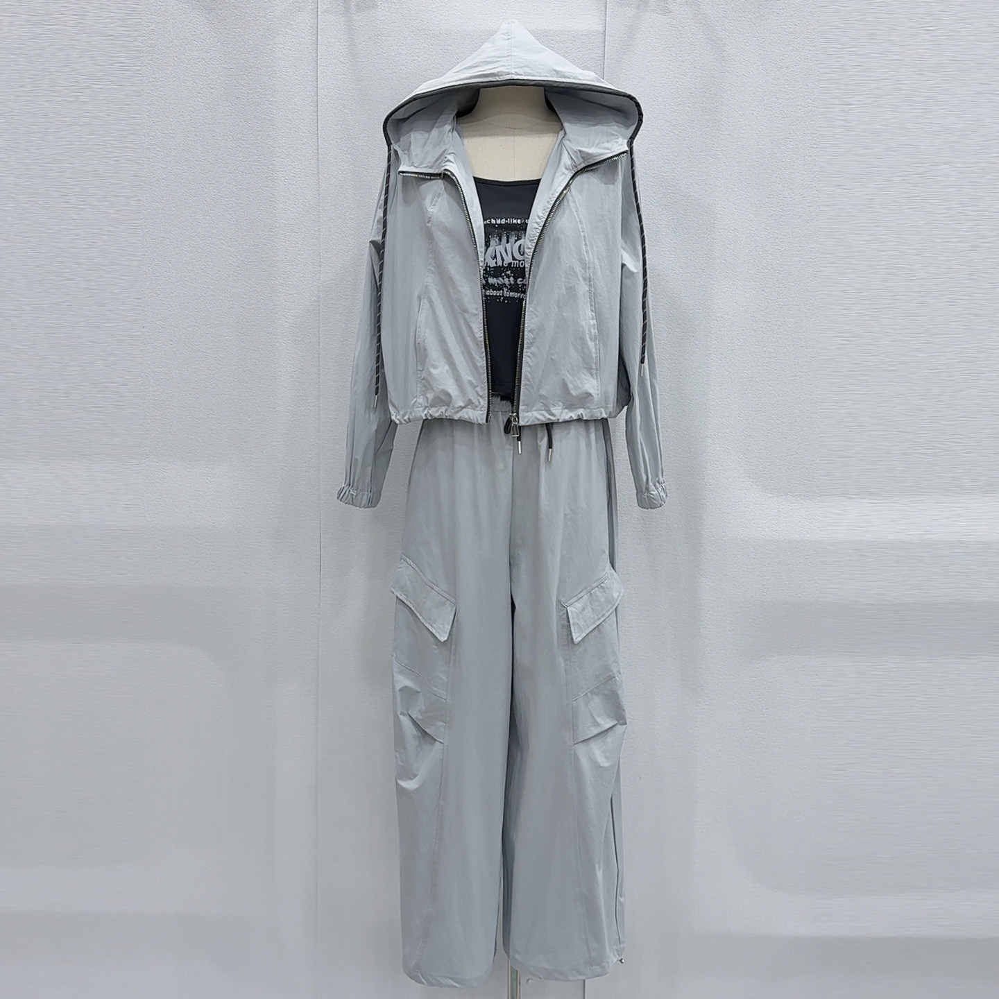 连帽外套+字母吊带+阔腿裤三件套女春秋时尚宽松减龄穿搭休闲套装