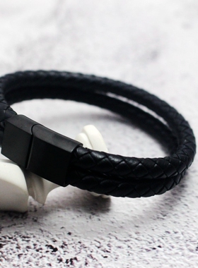 欧美风时尚黑色钛钢潮男皮质手环
