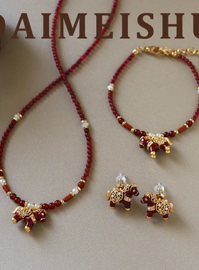 马年原创时尚复古精致红色滴油小马项链轻奢高级感本命年锁骨链女