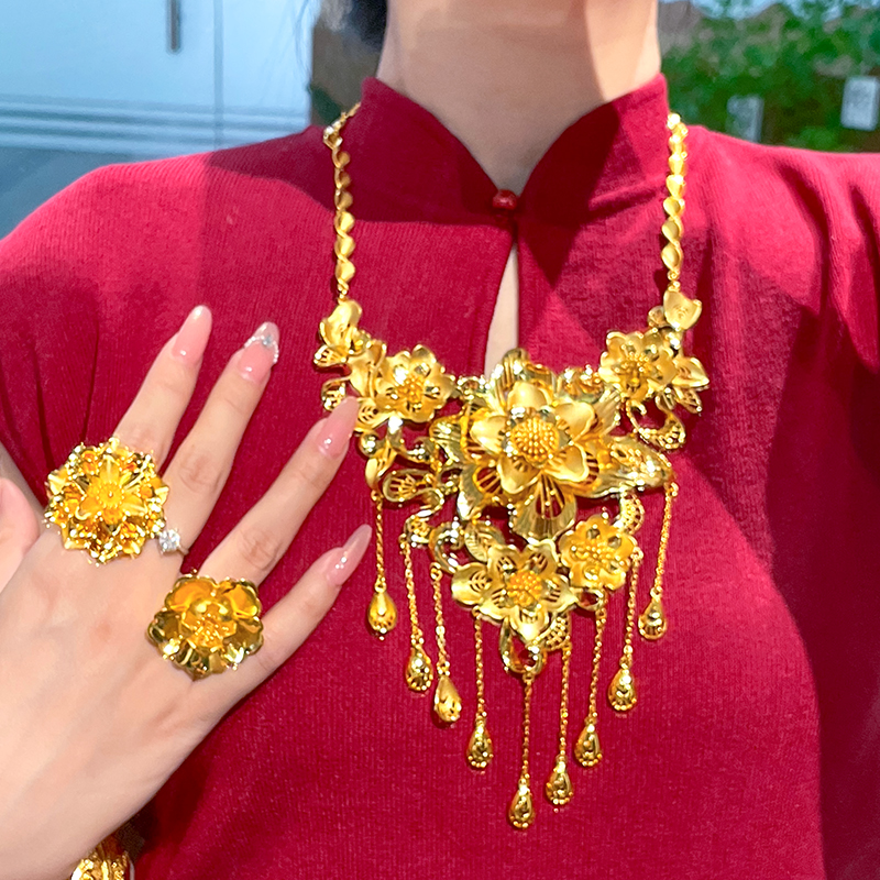 订婚五金仿真首饰沙金新娘结婚金手镯黄金色项链道具婚嫁套装三金