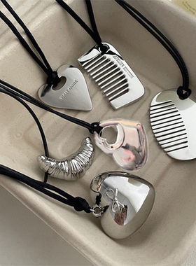 韩版时髦小众设计梳子吊坠项链时尚轻奢皮绳可调整长款毛衣链配饰