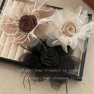 超仙优雅玫瑰花毛毛花朵胸针发夹高颜值小众设计礼服西装胸花配饰