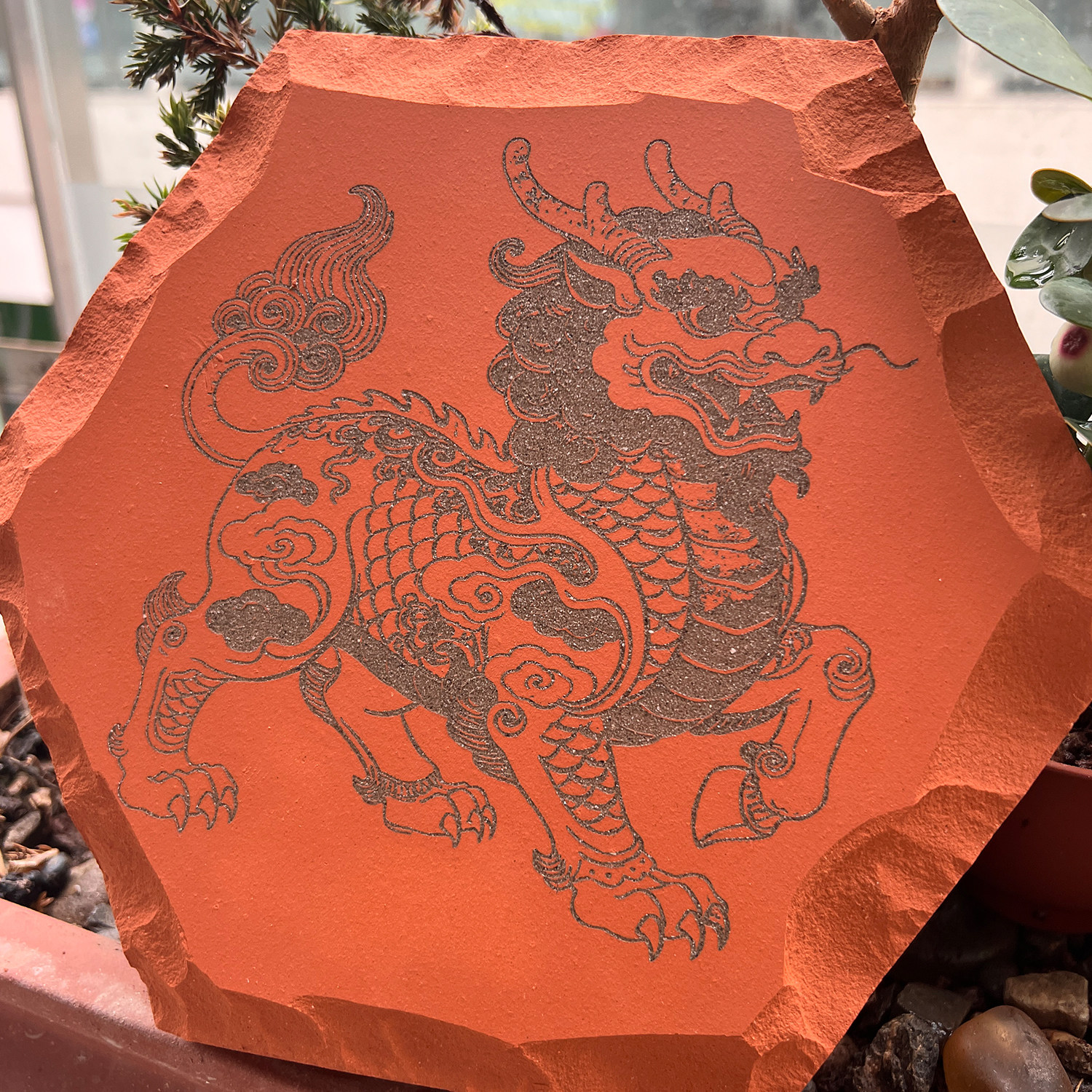中国风麒麟龙纹砖雕风狮爷六边摆件舞狮传统随行敲边红色装饰收藏