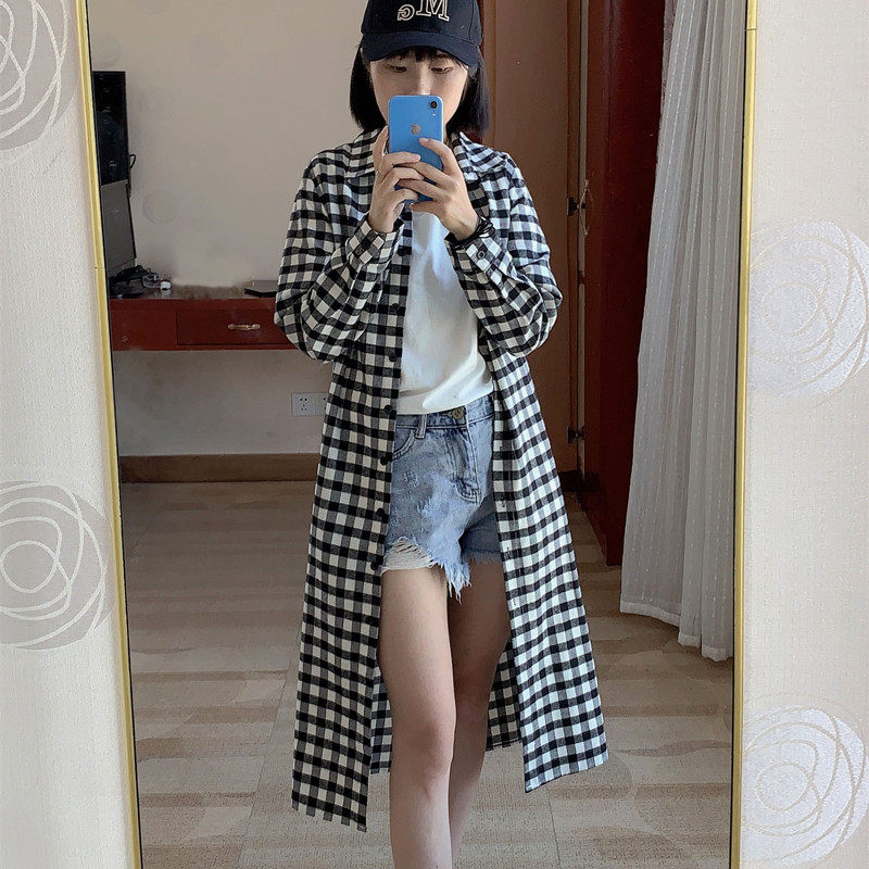 秋冬加厚黑白格子衬衫女士宽松衬衣外套长袖长款排扣直筒过膝开叉