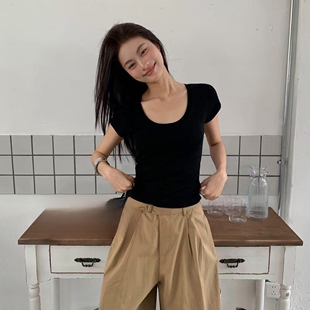 韩版简约风U领短袖女款2026夏季新纯色T恤修身显瘦百搭基础款上衣