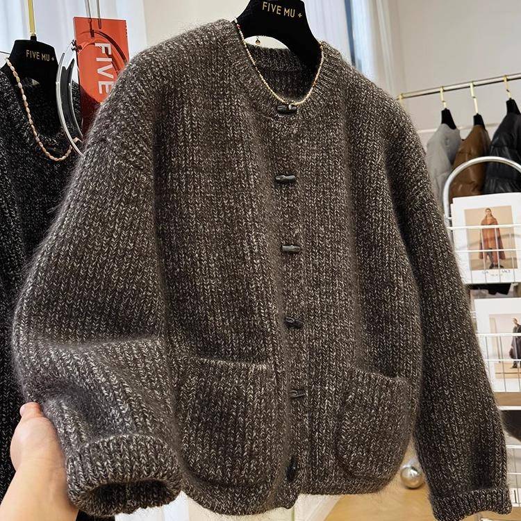 高级感洋气加厚粗毛线圆领针织开衫女秋冬毛衣外套超好看拉毛上衣