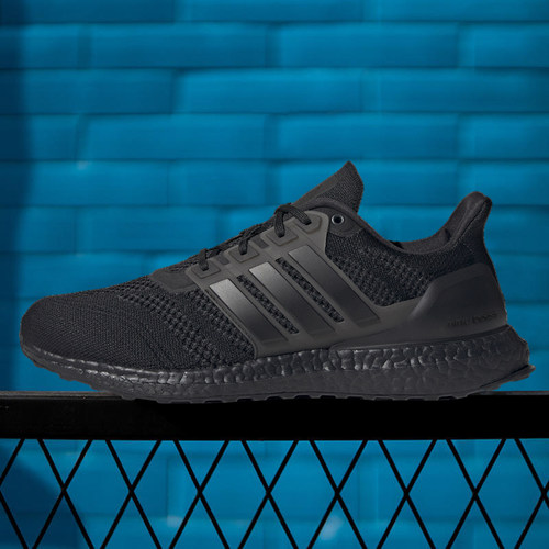 阿迪达斯男女鞋ULTRABOOST跑步鞋