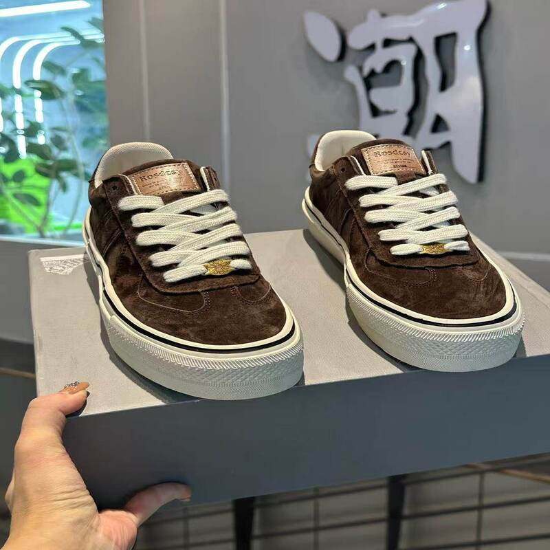 2025新款男鞋低帮潮磨砂皮休闲板鞋男款百搭轻便软底鞋子男高品质,流行男鞋,时尚休闲鞋,淘宝优惠券,粉丝福利购,淘宝优惠卷