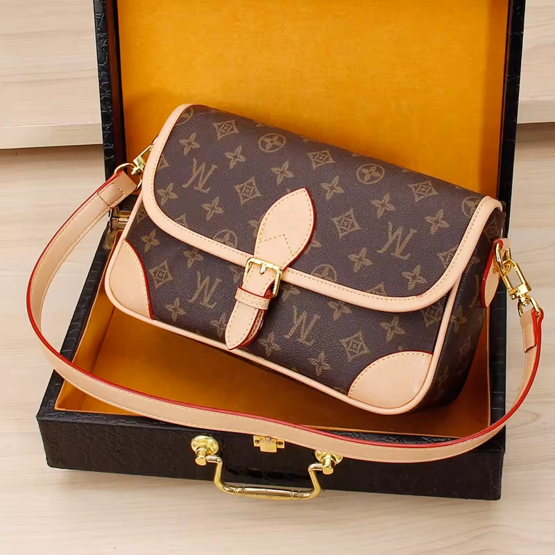 大容量复古时尚护士包气质百搭单肩包宽肩带真皮女包软皮斜挎大包