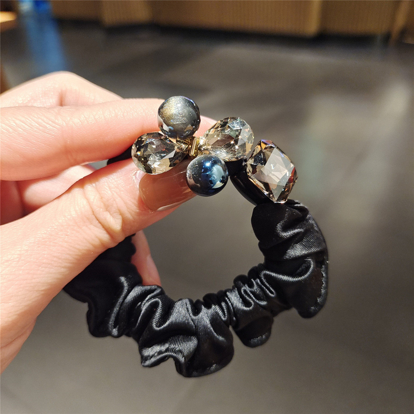 韩国进口水钻蝴蝶结发圈发绳女黑色缎面大肠圈头绳头饰新款,饰品/流行首饰/时尚饰品新,发饰,淘宝优惠券,粉丝福利购,淘宝优惠卷