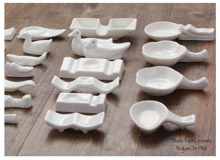 Chopsticks holder Japanese ceramics lovely Chopsticks holder household table Chopsticks care Swing sets Chopsticks care Tolstoyin the Tableware , Tableware , Tableware cage/Shelf  category - from Buy2taobao.com to provide professional Taobao agent buy service