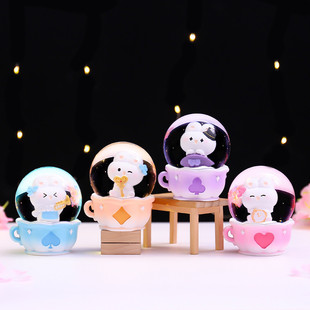 水晶球爱丽丝兔卡通发光树脂玩偶摆件男孩女孩生日礼物店