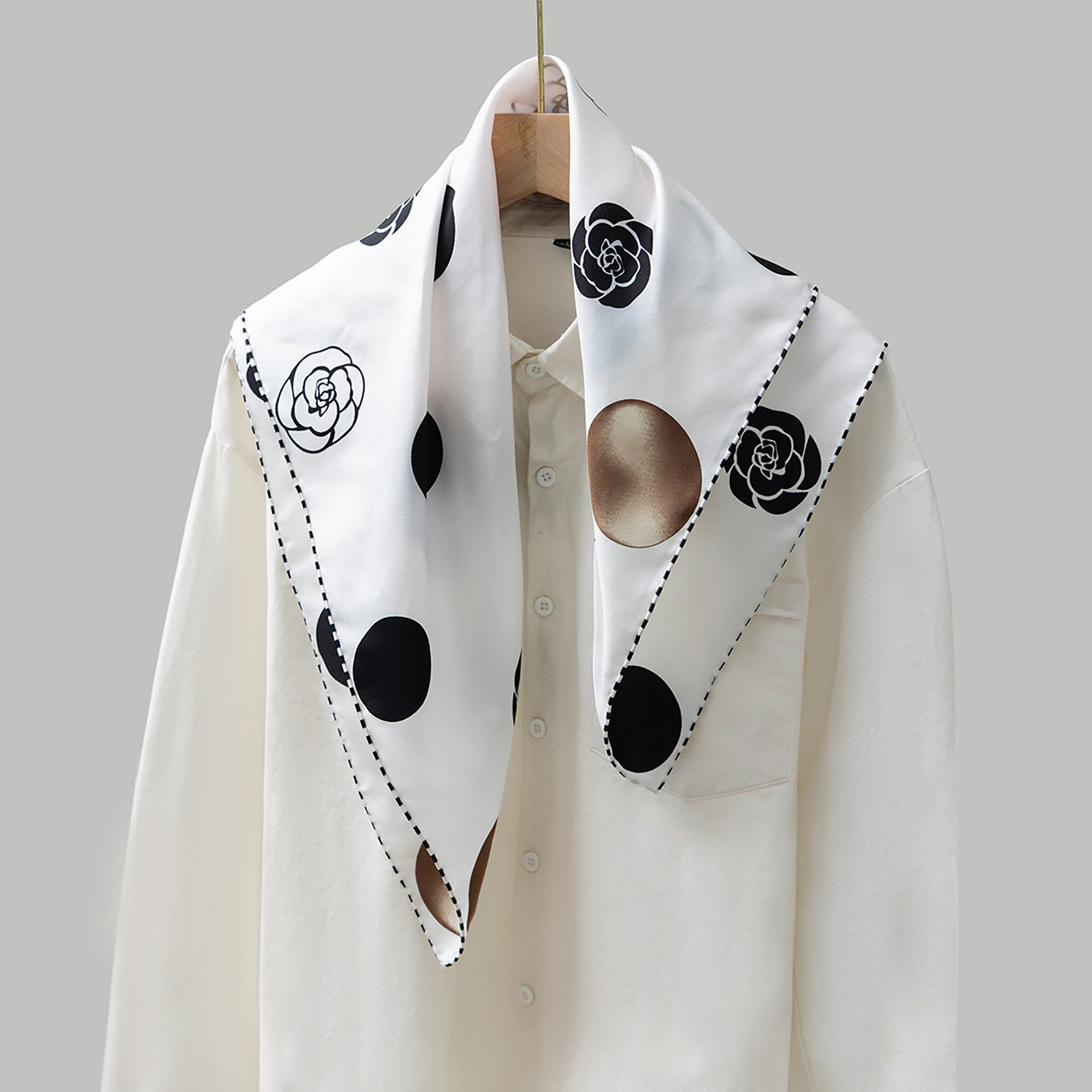 开春新款真丝丝巾女气质百搭70斜纹小方巾100%桑蚕丝围脖手工卷边