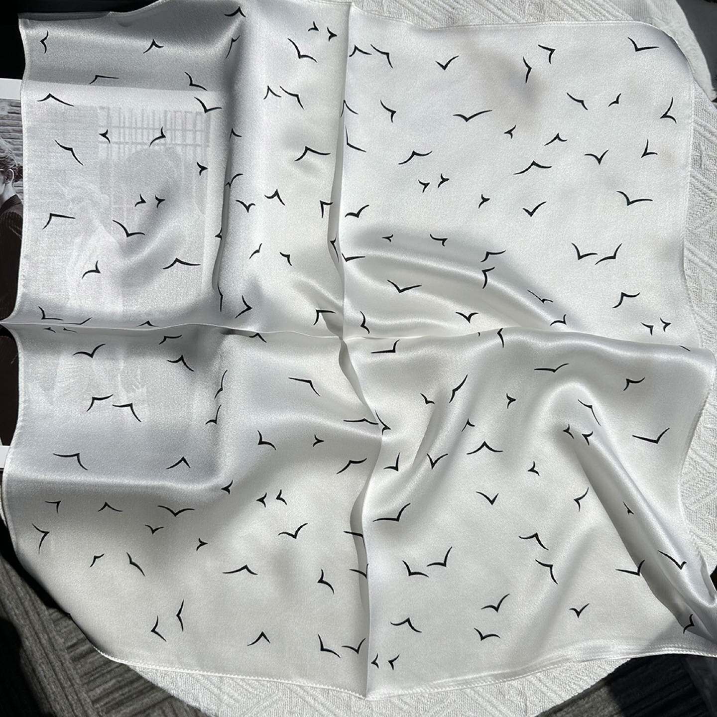 100%桑蚕丝小方巾印花百搭装饰