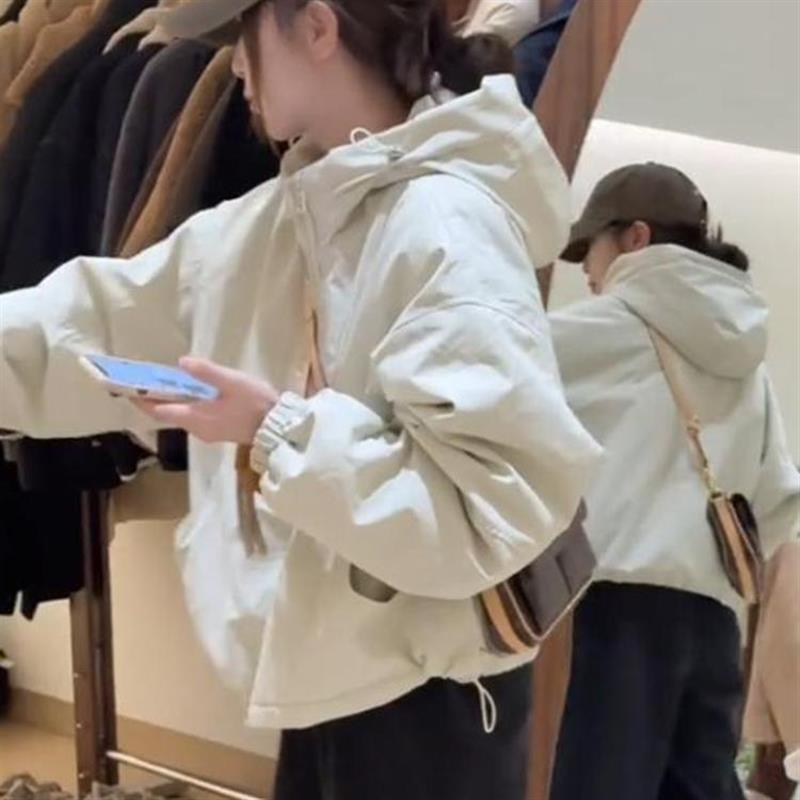 短款连帽冲锋衣外套女加棉加厚秋冬新款2025韩版爆款宽松棉服上衣