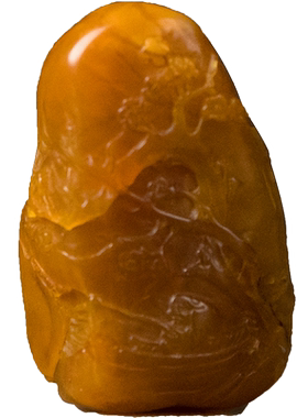 清代田黄石雕梅下垂钓图把件