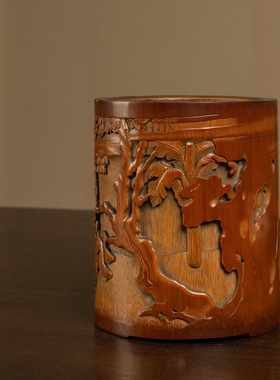 清代竹雕蕉荫仕女笔筒