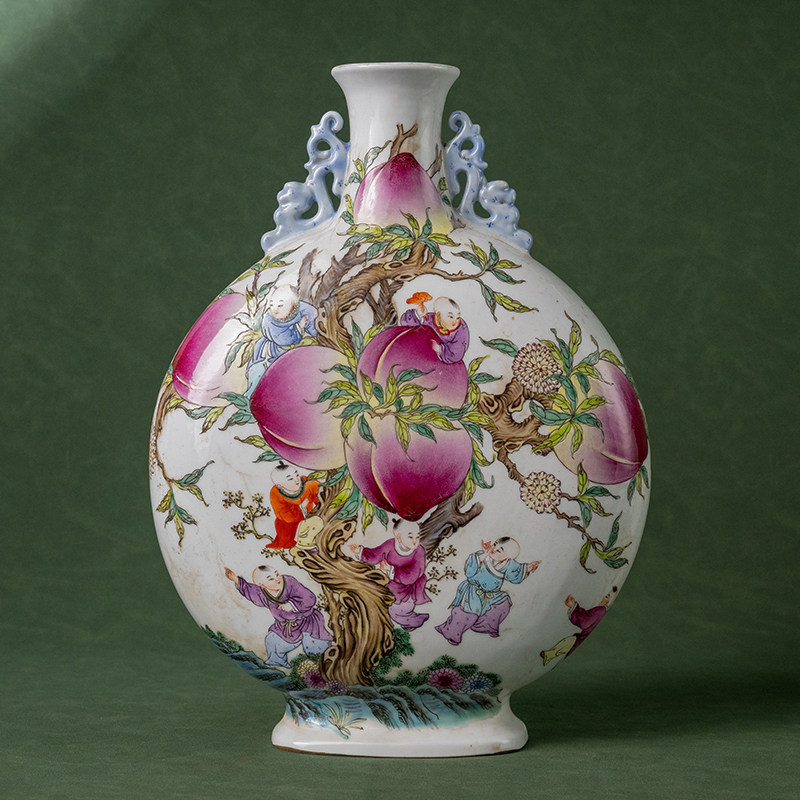 清代 粉彩童子献寿抱月瓶文玩古董瓷器艺术品摆件办公室花瓶摆件